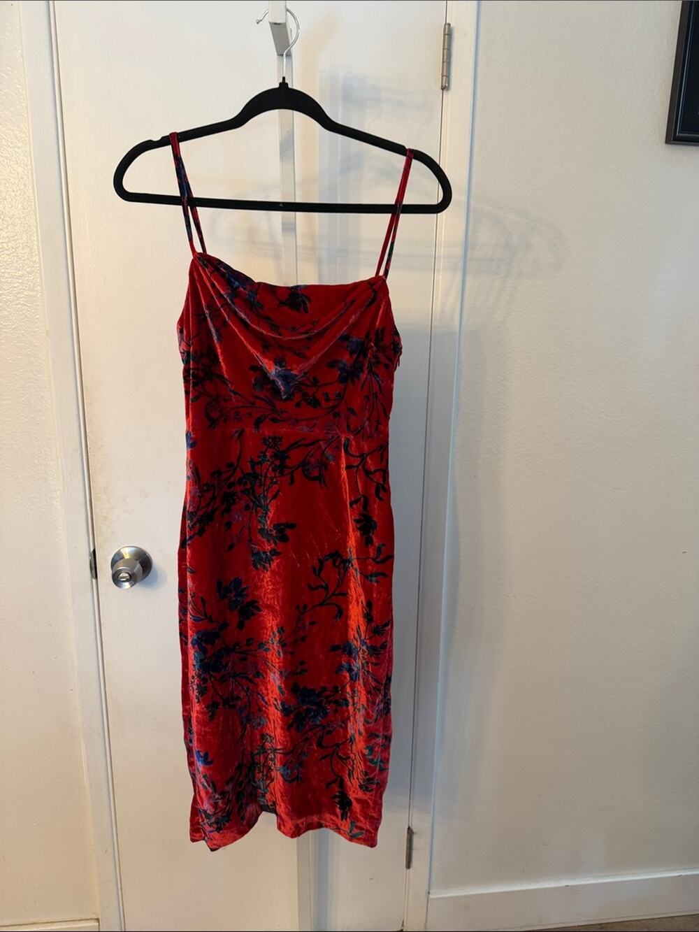 HOUSE OF HARLOW 1960 x REVOLVE ‘Ira’ Floral Crushed Velvet Midi Dress